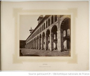 Bonfils, un photographe en Orient - Colonnade de la Grande mosquée