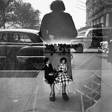 Une photographie engagée : Vivian Maier photographie dans la rue